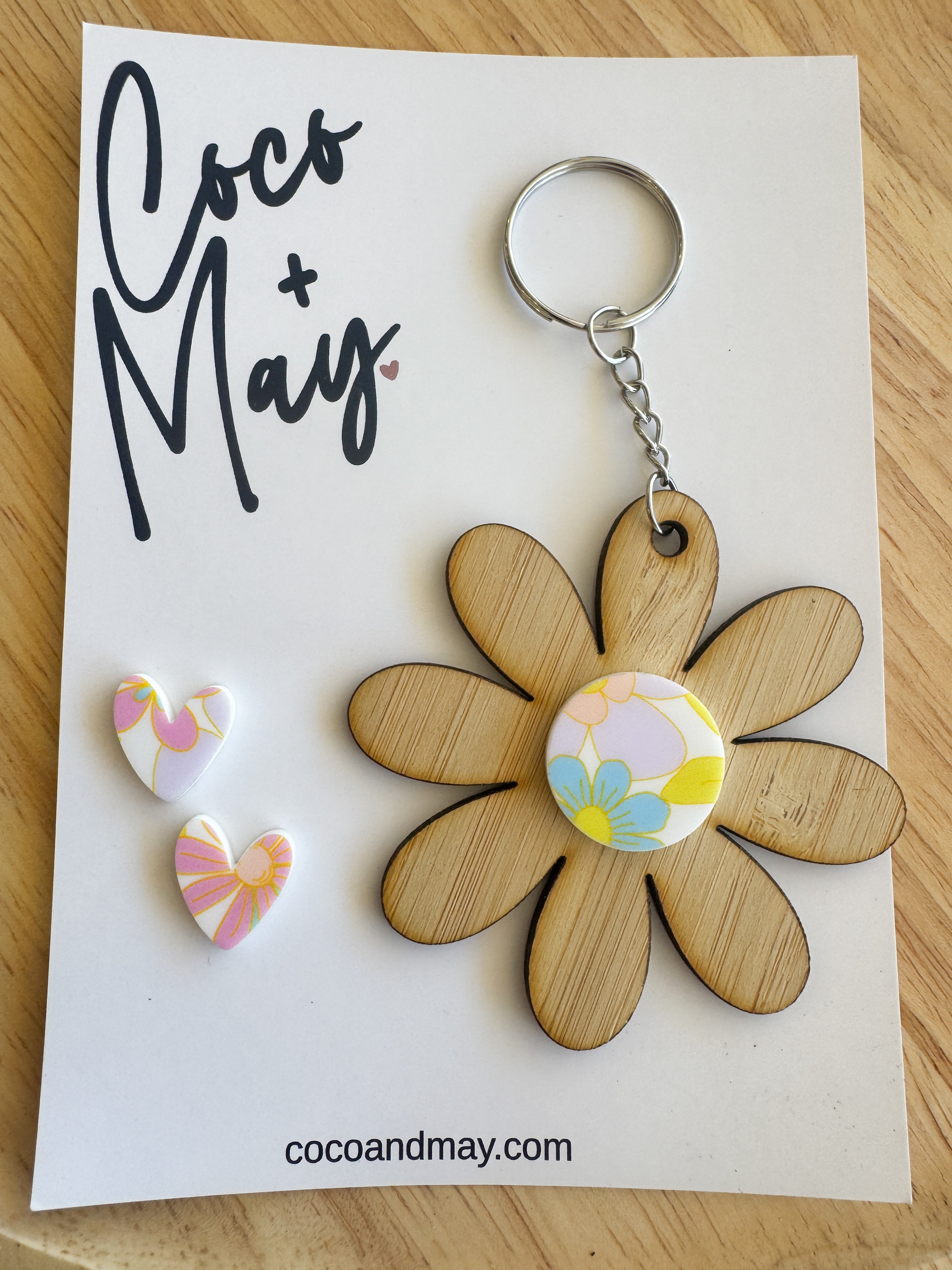 wooden daisy keyring with matching stud earrings coco and may gift set