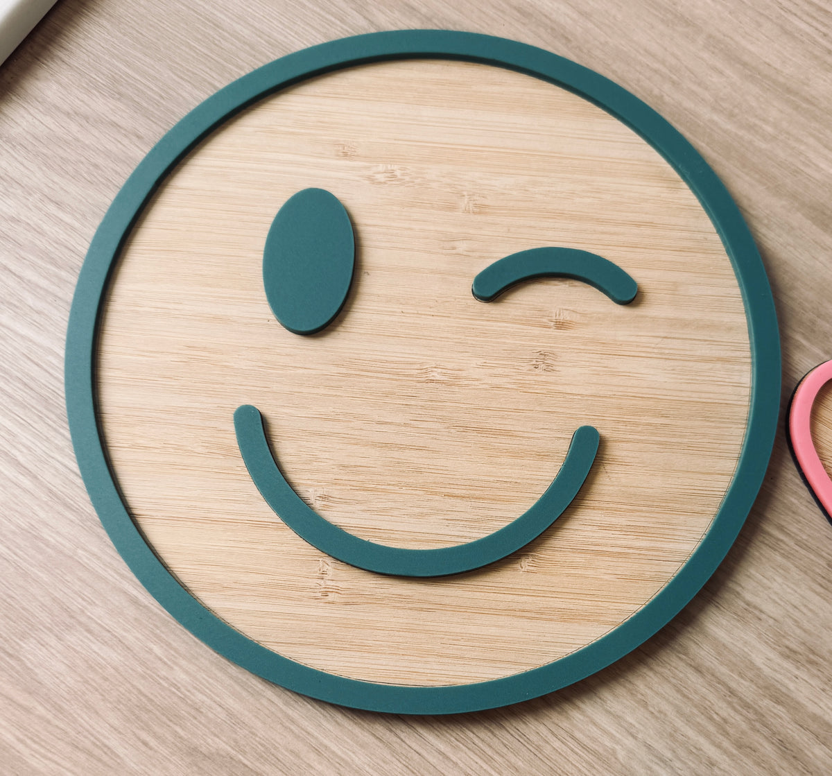 Winking Smiley Face Wall Plaque – Kids Room Decor